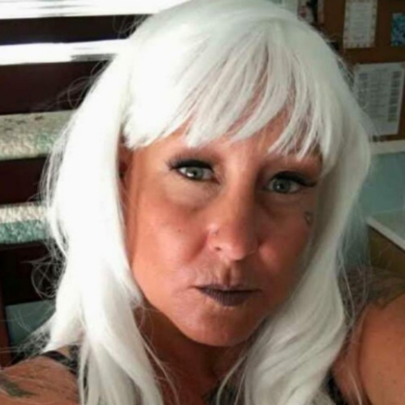 Meet your Posher, Sandy - Picture 2 of 4